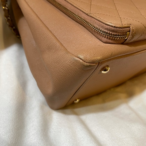 ❌SOLD❌Authentic Chanel Business Affinity Tote Large - Picture 7 of 15